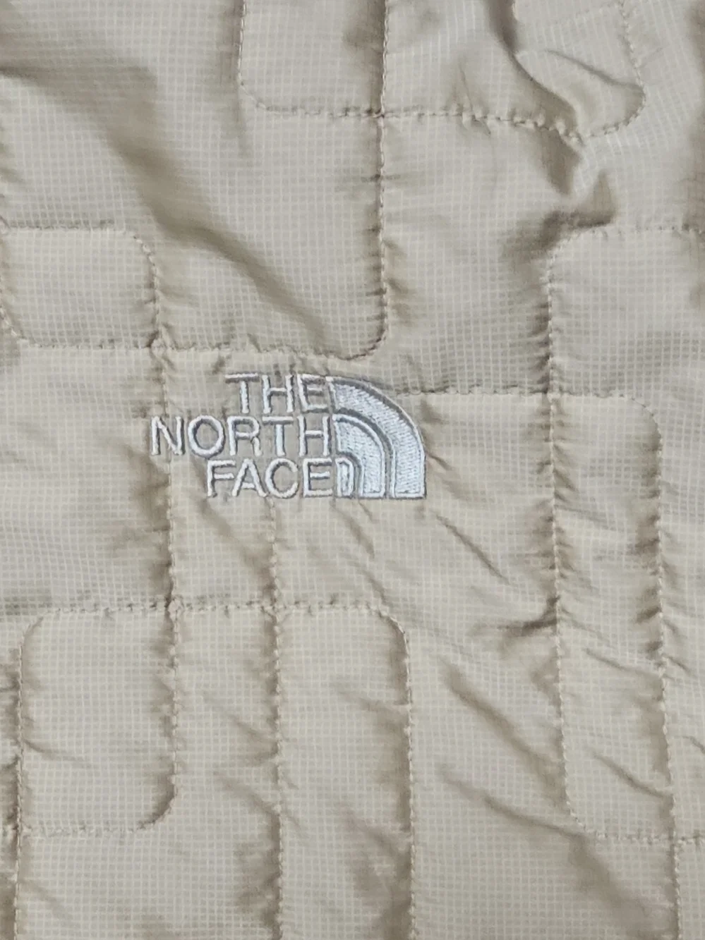 The North Face Men's Quilted Puffer Jacket in Beige Large
